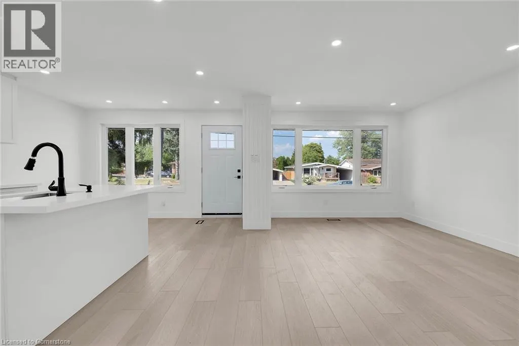 4 LILACSIDE Drive