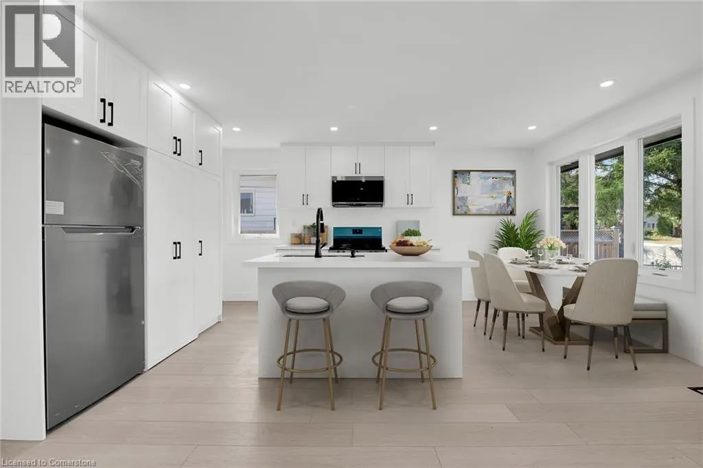 4 LILACSIDE Drive