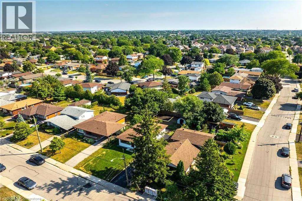 4 LILACSIDE Drive