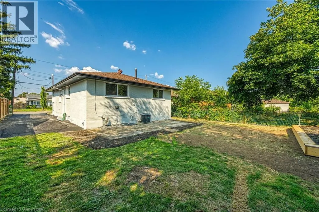 4 LILACSIDE Drive