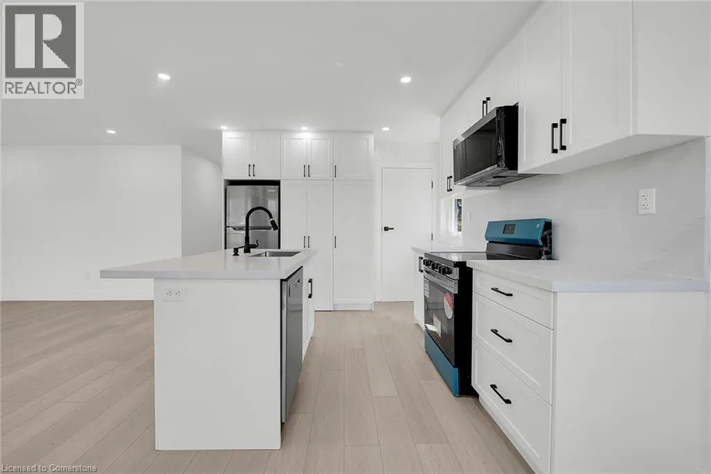 4 LILACSIDE Drive