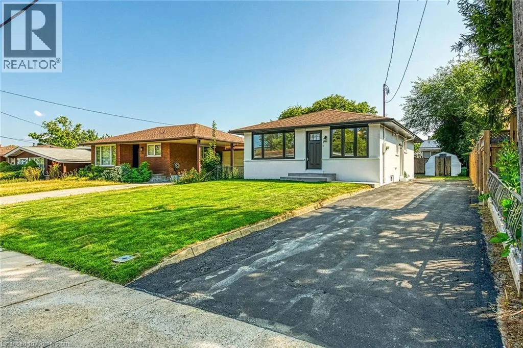 4 LILACSIDE Drive