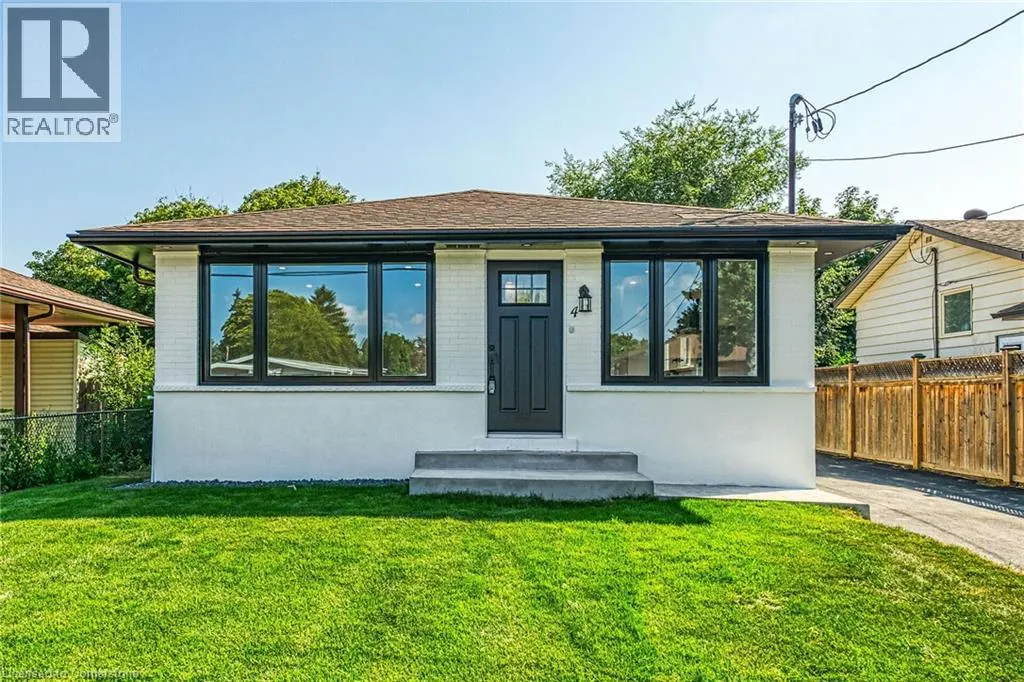 4 LILACSIDE Drive