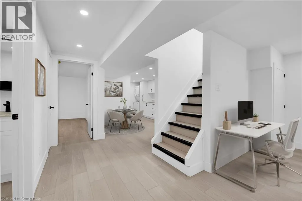 4 LILACSIDE Drive