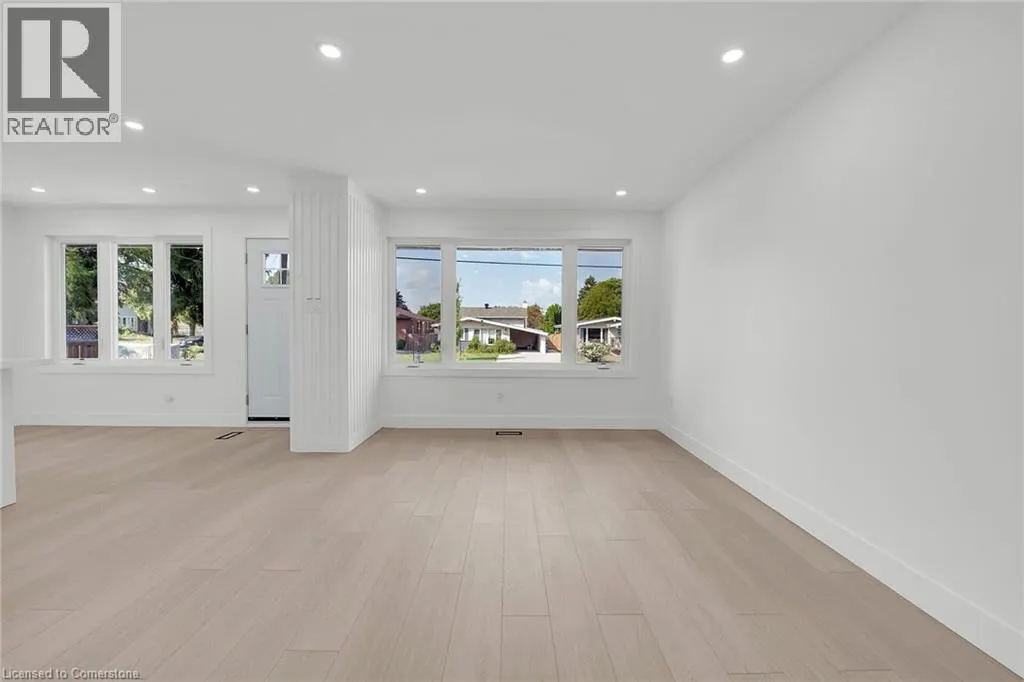 4 LILACSIDE Drive