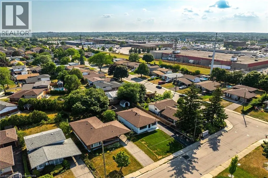 4 LILACSIDE Drive
