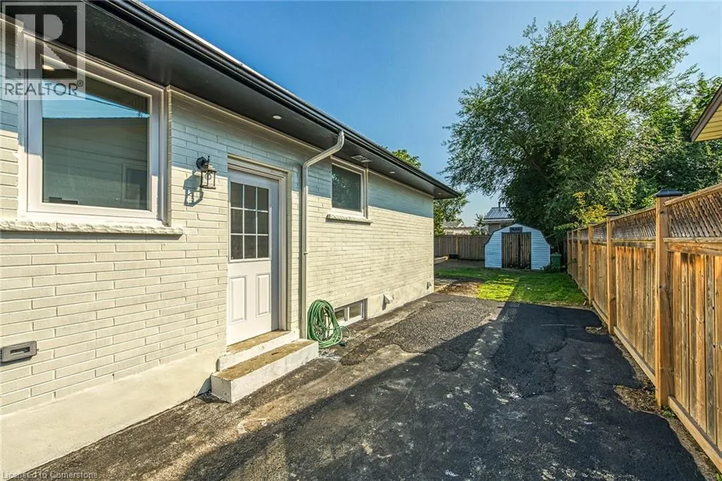 4 LILACSIDE Drive