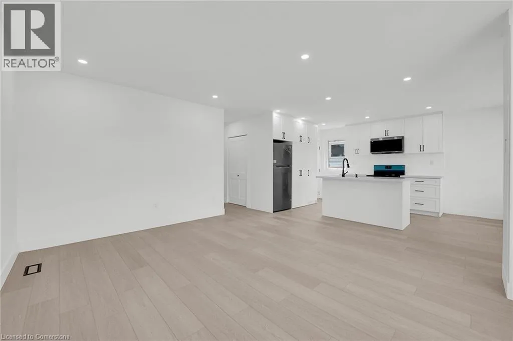 4 LILACSIDE Drive