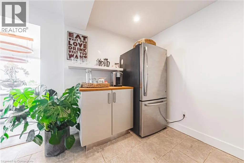 5 DEXTER Avenue