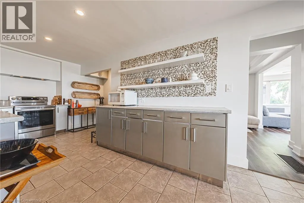 5 DEXTER Avenue
