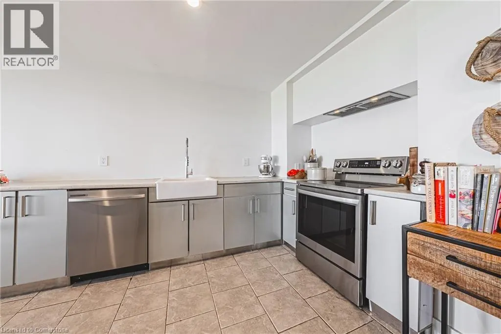 5 DEXTER Avenue