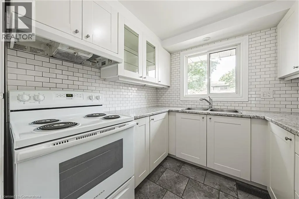 137 PEPPERWOOD Crescent