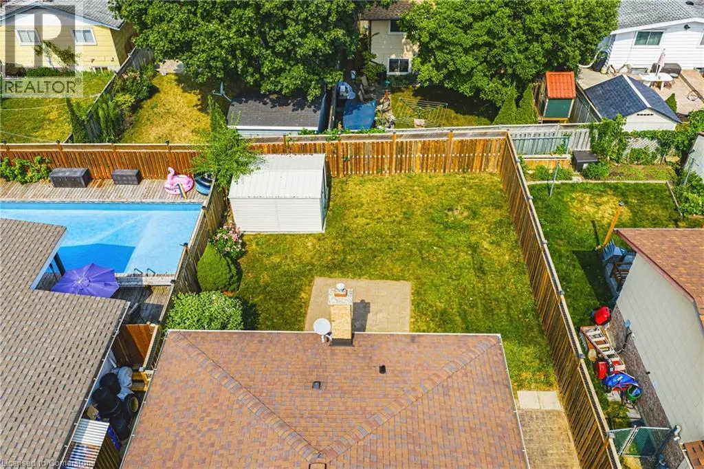 137 PEPPERWOOD Crescent
