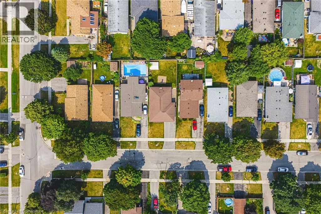 137 PEPPERWOOD Crescent