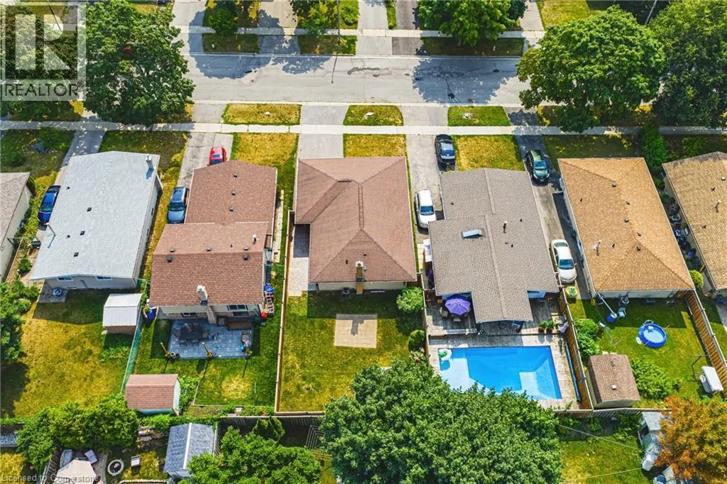 137 PEPPERWOOD Crescent
