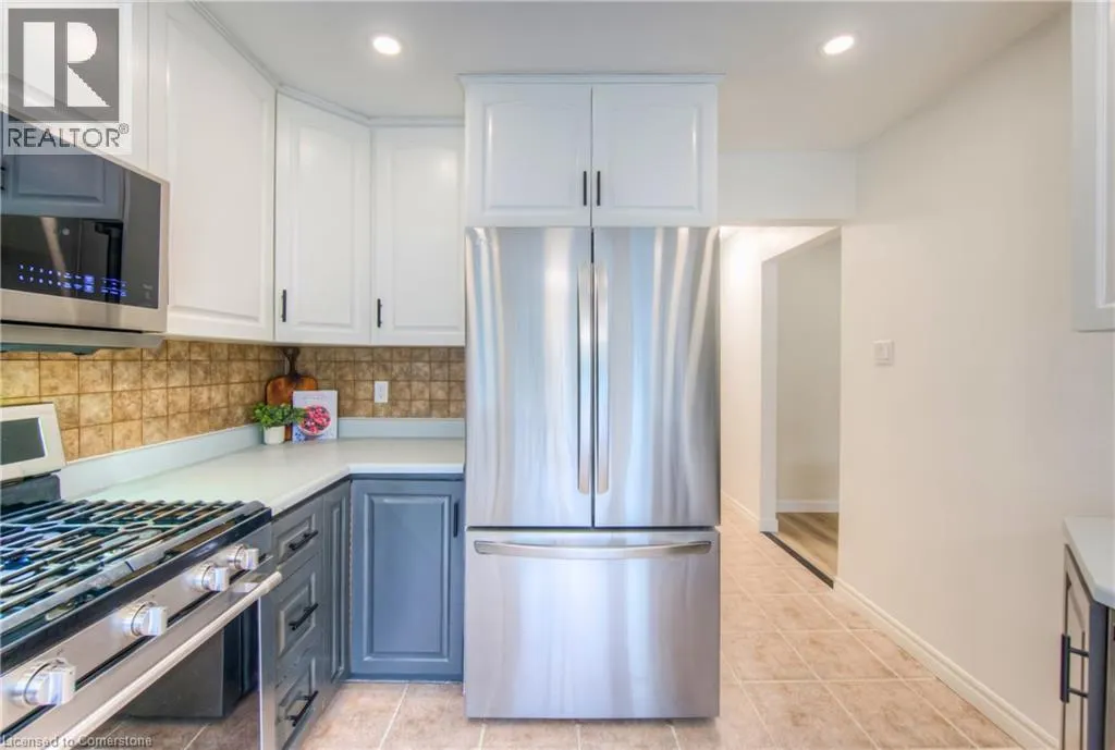 243 HIGHVIEW Drive