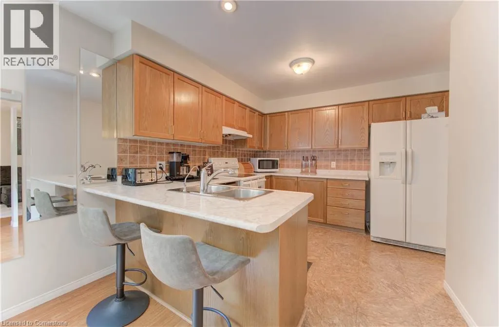 916 VERONICA Court
