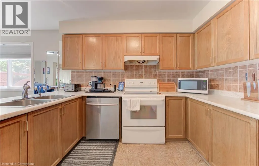 916 VERONICA Court