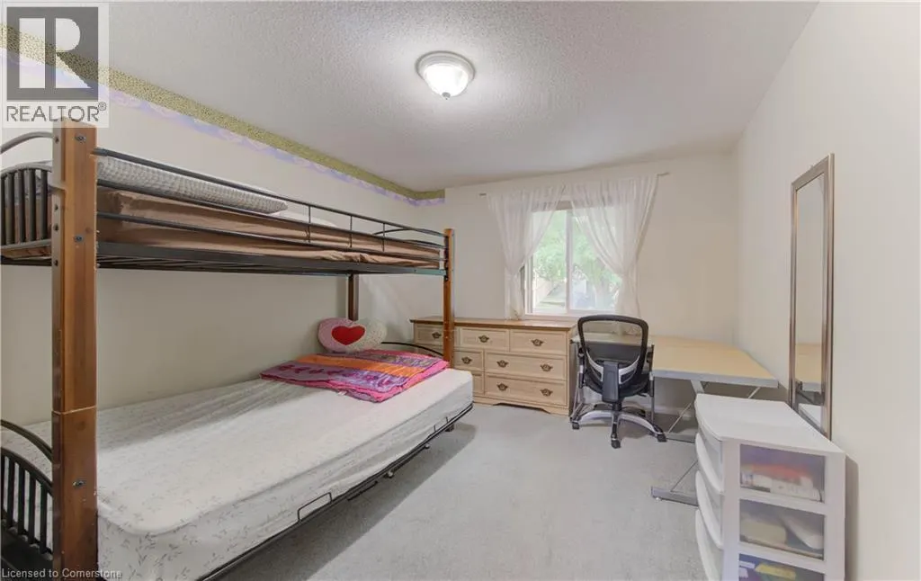 916 VERONICA Court