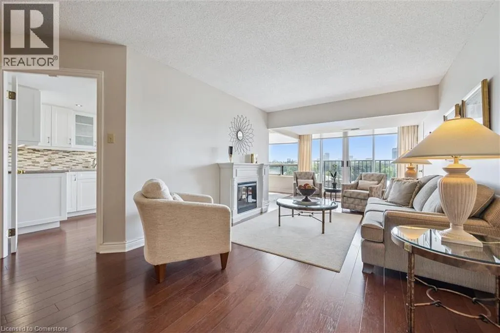6 WILLOW Street Unit# 704, #704