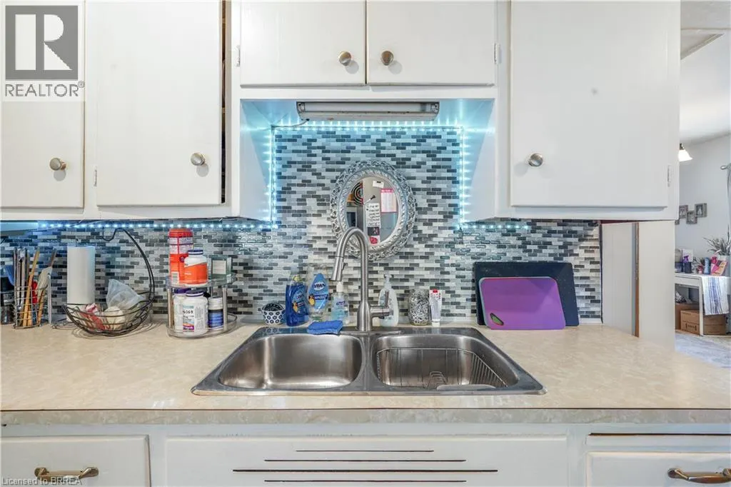 327 SHERIDAN Street