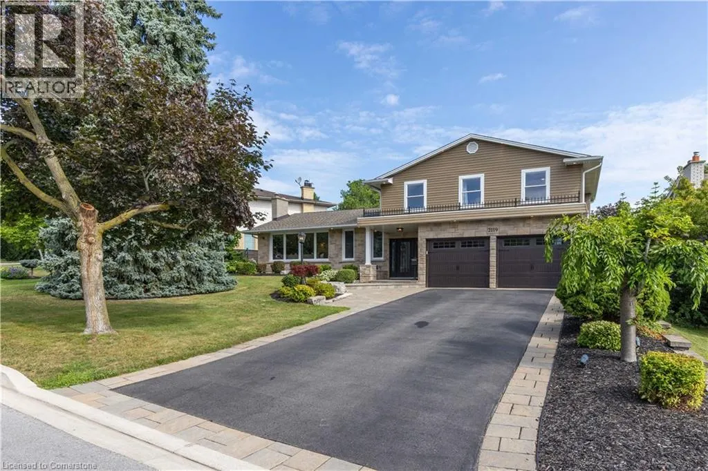 2119 AGINCOURT Crescent