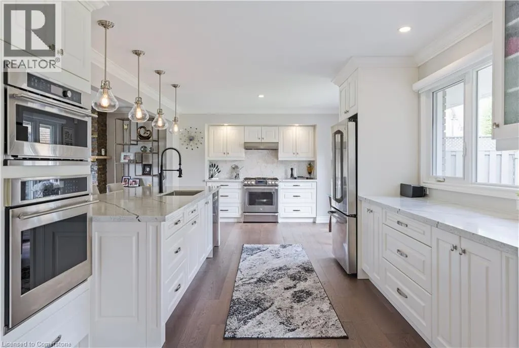 2119 AGINCOURT Crescent