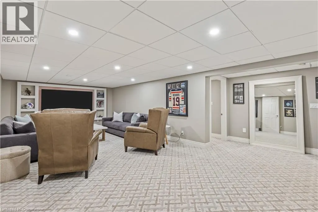 2119 AGINCOURT Crescent