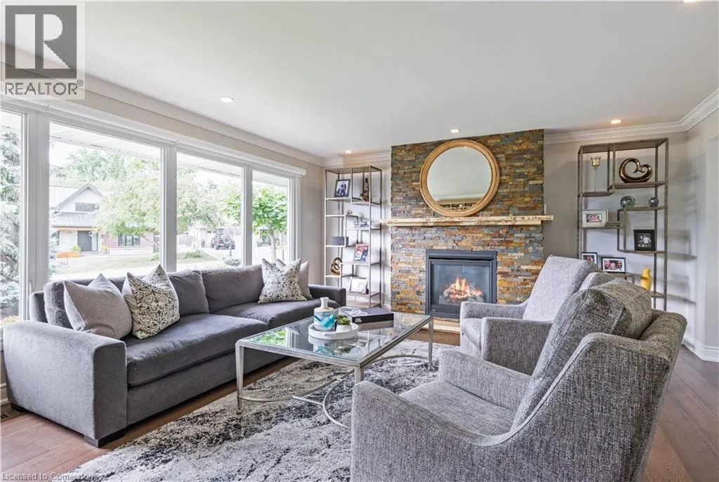 2119 AGINCOURT Crescent