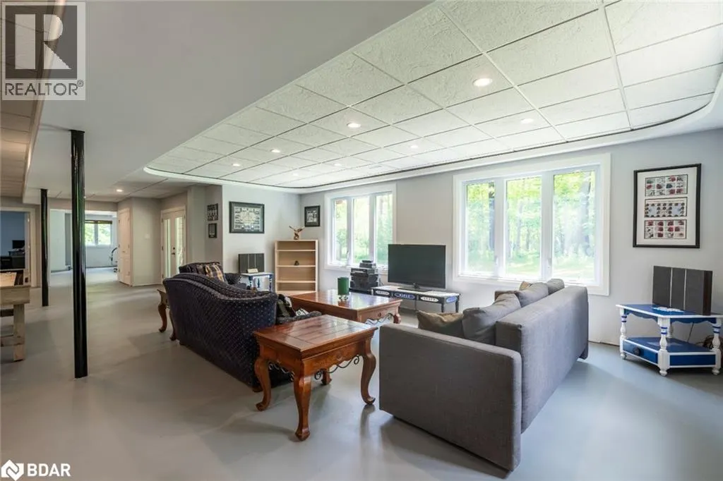 33 SPRINGHOME Road