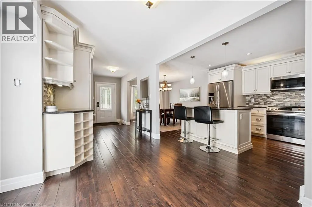 411 BANKSIDE Crescent