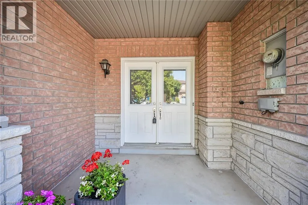5648 EVELYN Lane