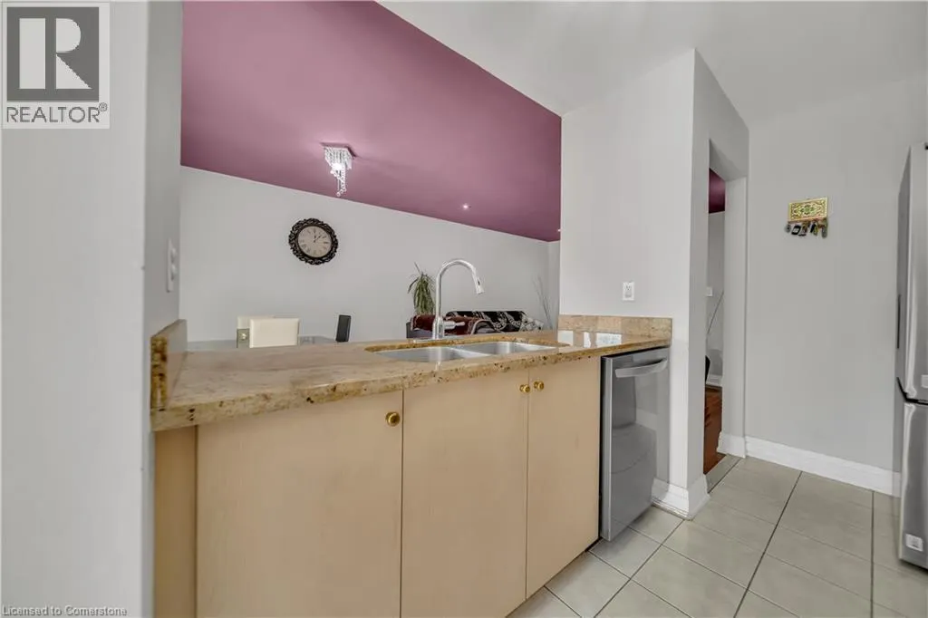 562 ORANGE WALK Crescent