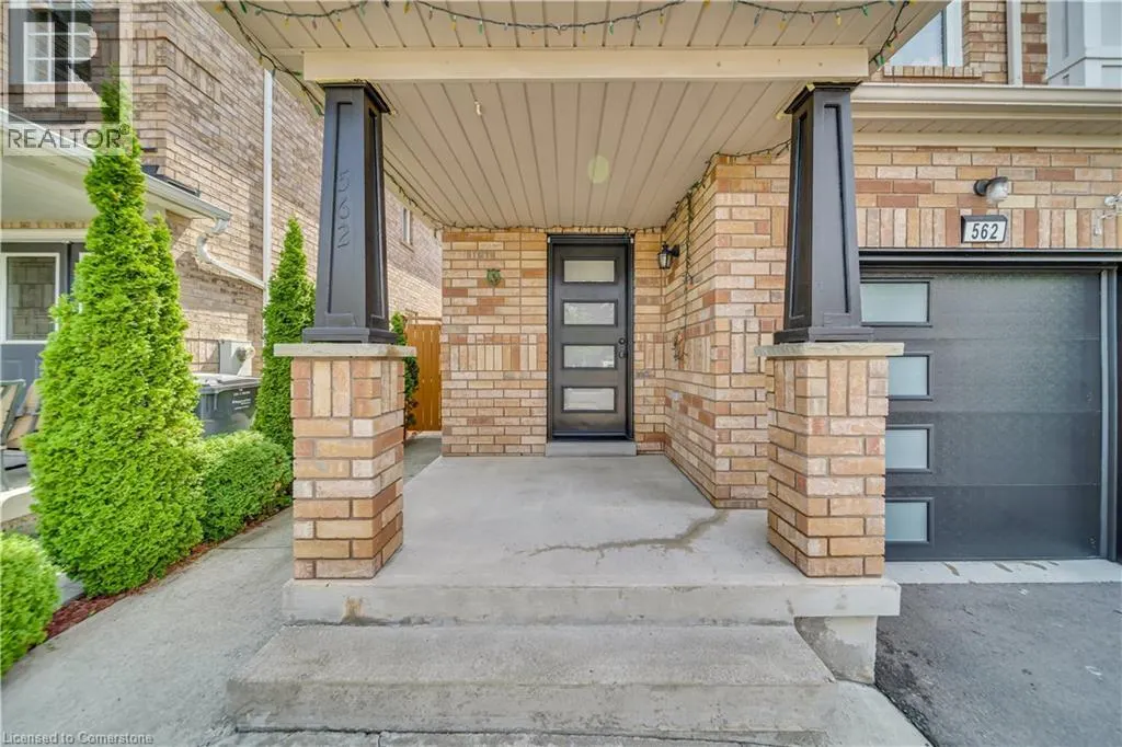 562 ORANGE WALK Crescent