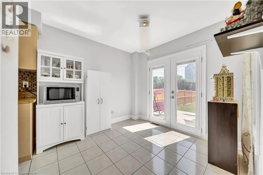 562 ORANGE WALK Crescent