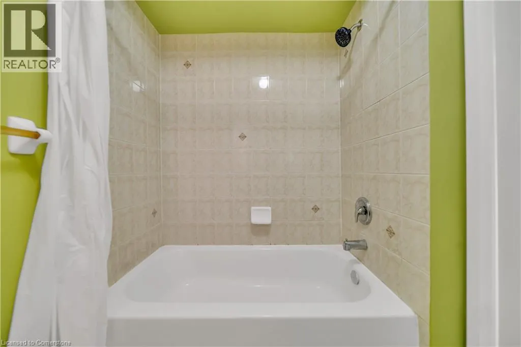 562 ORANGE WALK Crescent