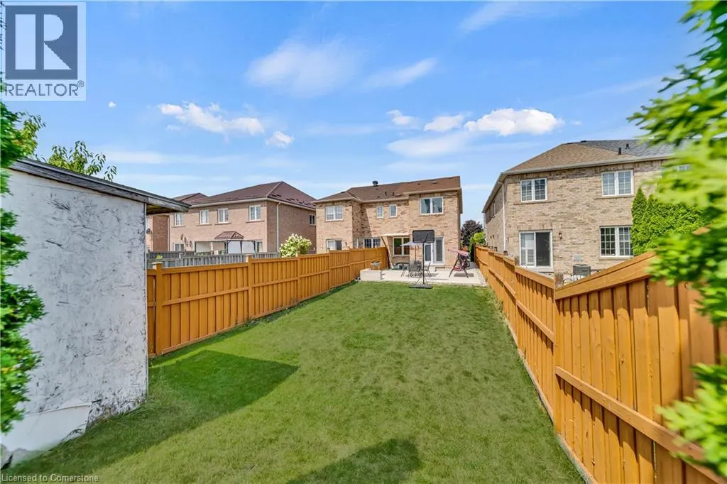 562 ORANGE WALK Crescent