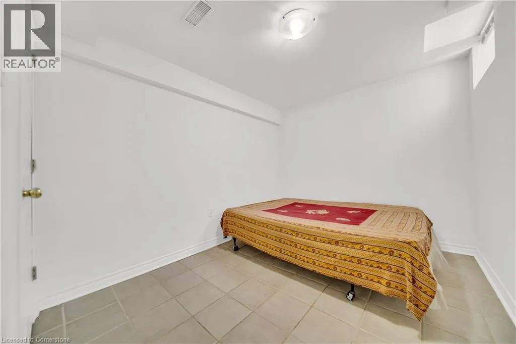 562 ORANGE WALK Crescent