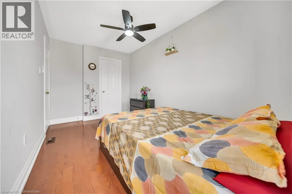 562 ORANGE WALK Crescent
