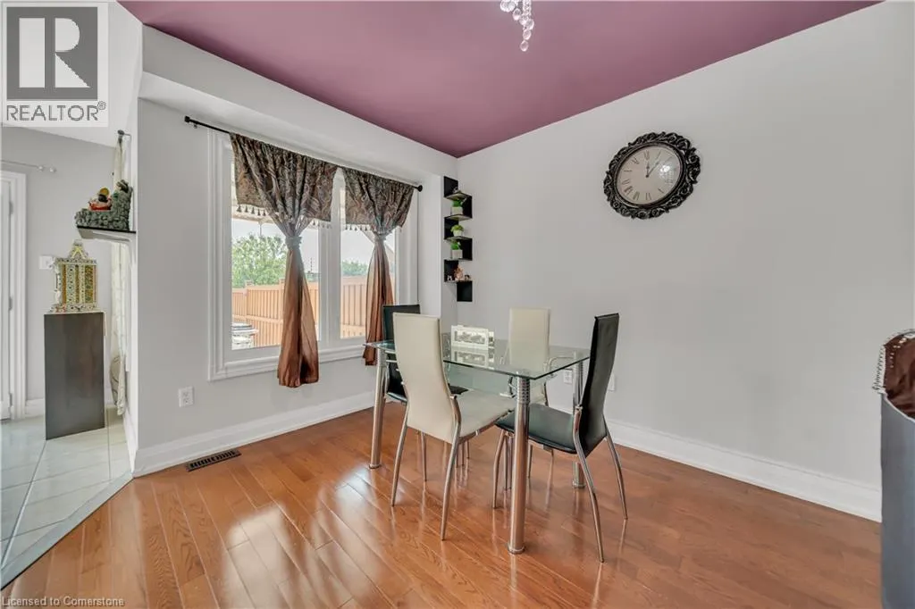 562 ORANGE WALK Crescent