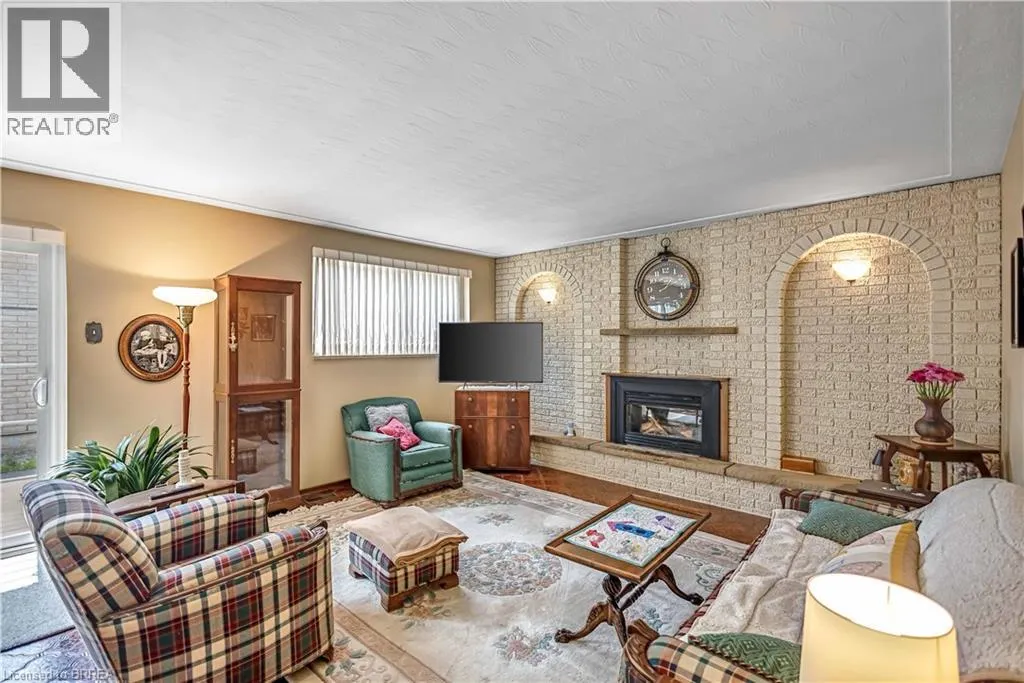 32 THORNTON Drive