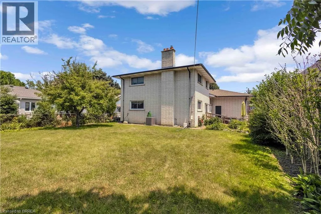 32 THORNTON Drive