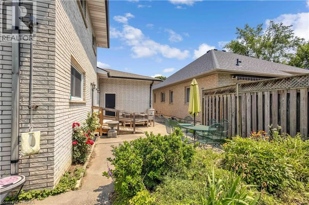 32 THORNTON Drive
