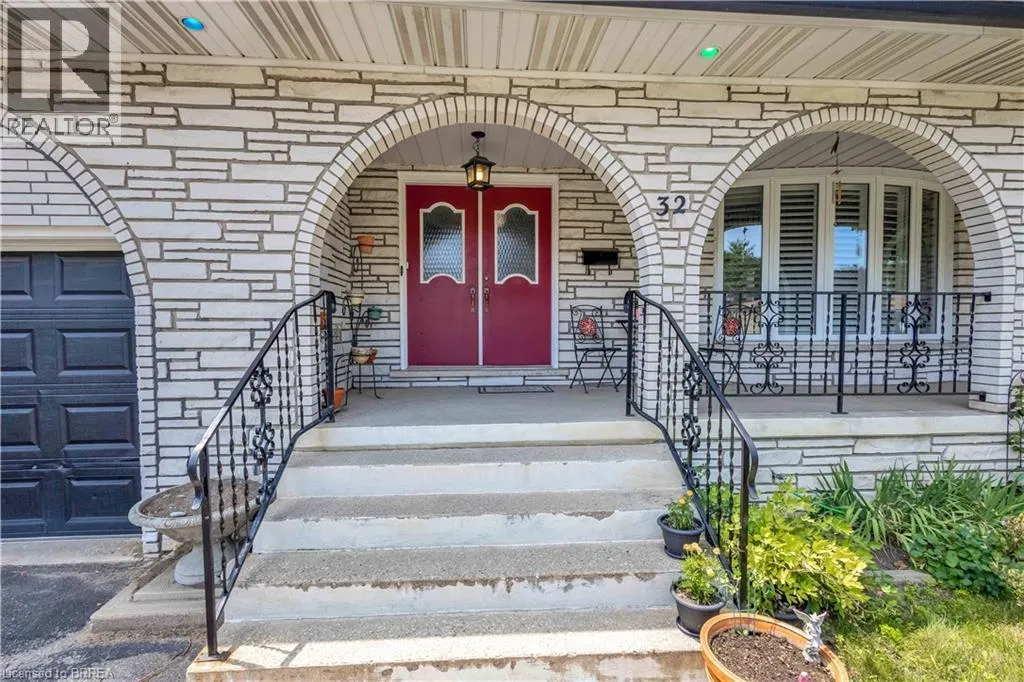 32 THORNTON Drive