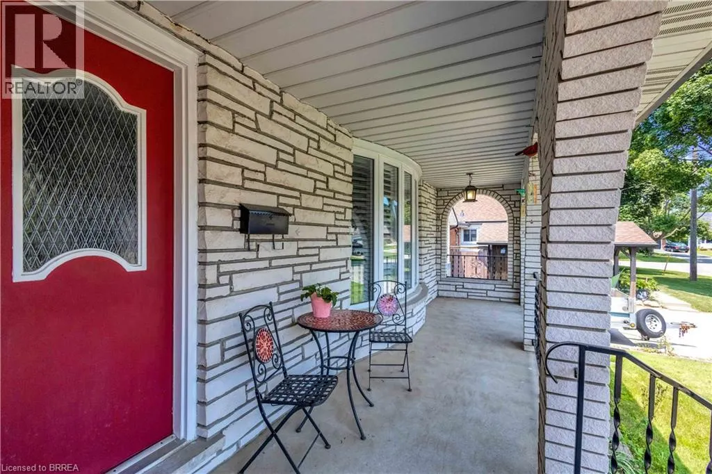 32 THORNTON Drive