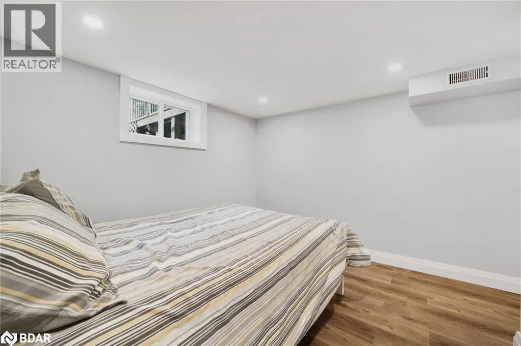 85 GLADMAN Avenue