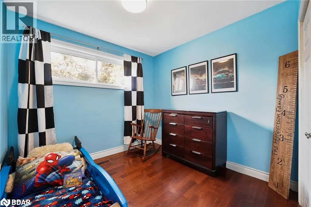 85 GLADMAN Avenue