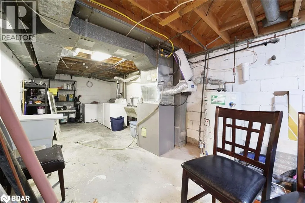 85 GLADMAN Avenue