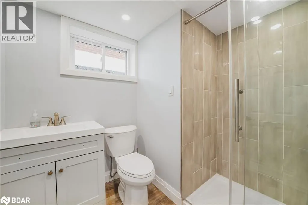 85 GLADMAN Avenue