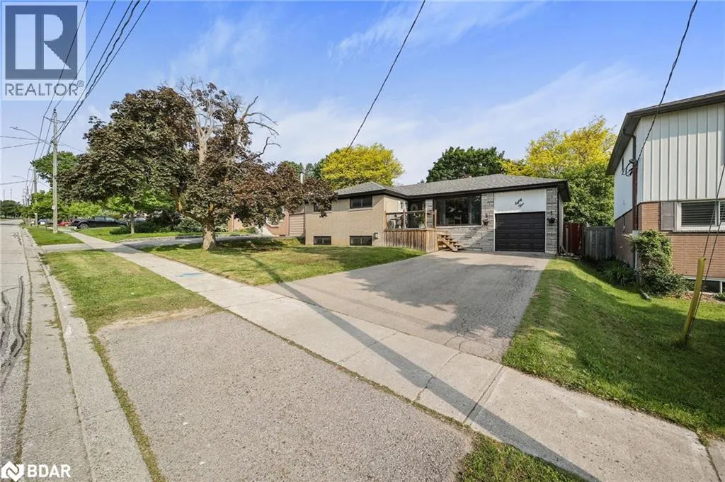 85 GLADMAN Avenue